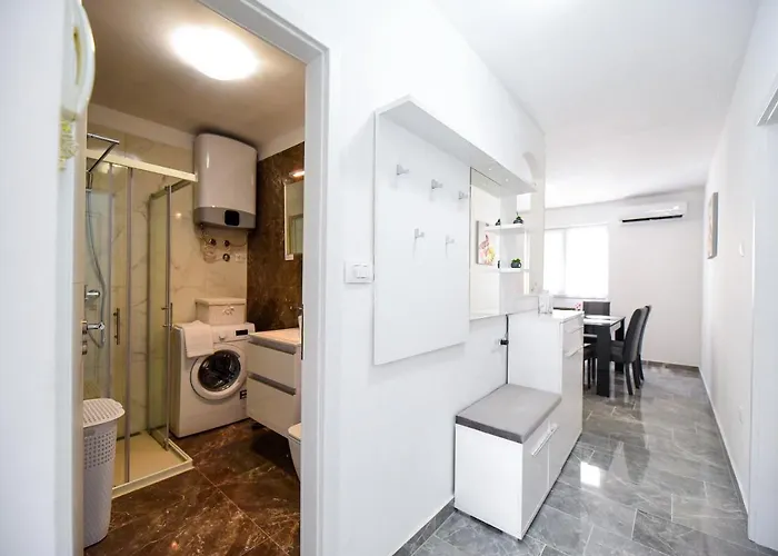 Апартаменты Biserka *