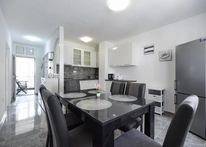 Апартаменты Biserka *