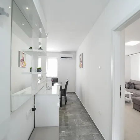 Biserka Apartamento Zadar