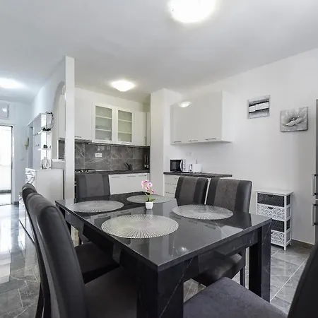 Apartamento Biserka *