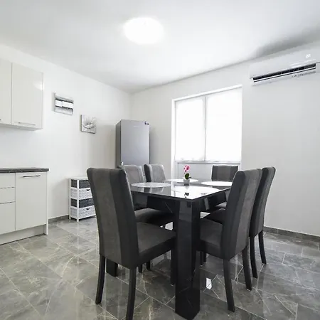 Biserka Apartmán *