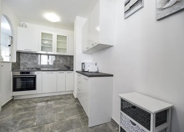 Biserka アパート *