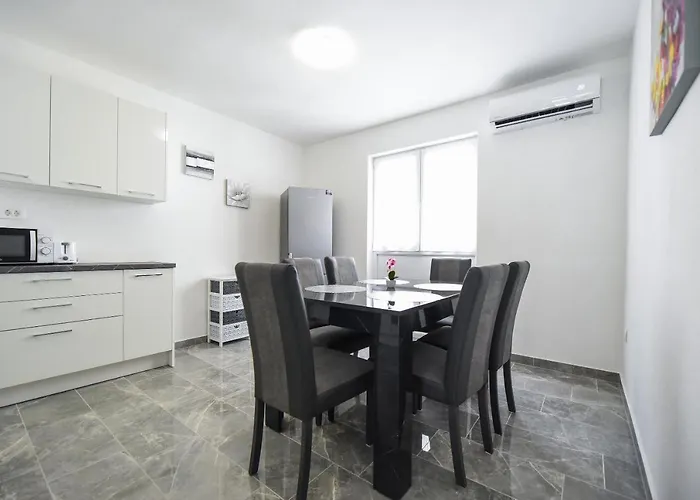 Biserka Appartement *